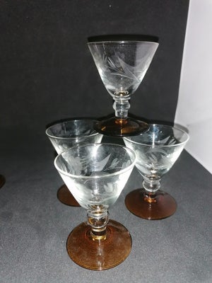 Glas Hedvin og snapseglas