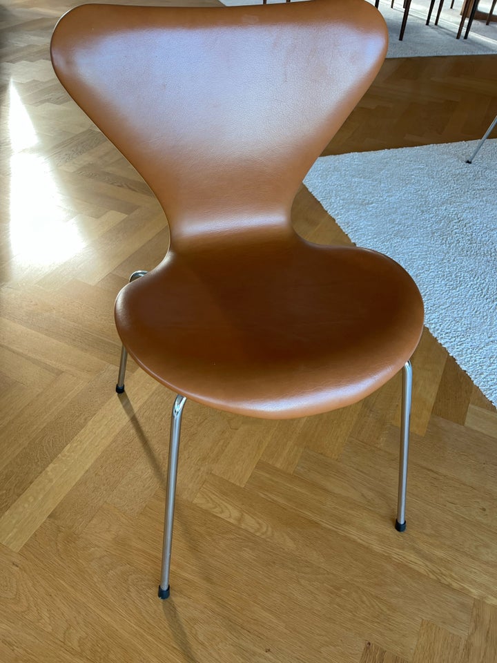 Arne Jacobsen, spisebord m. stole,