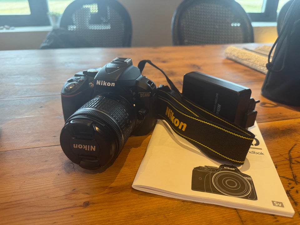 Nikon D5300 DSLR-kamera med...