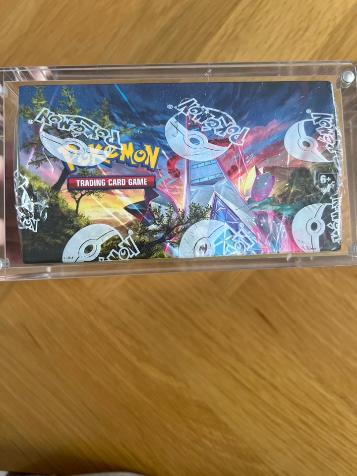 Evolving Skies Booster Box,