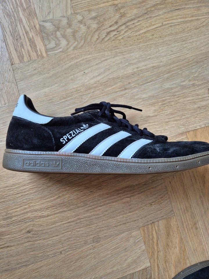 Sneakers, Adidas Spezial, str. 46