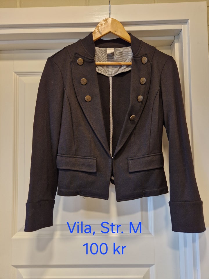 Blazer, str. 38, Vila