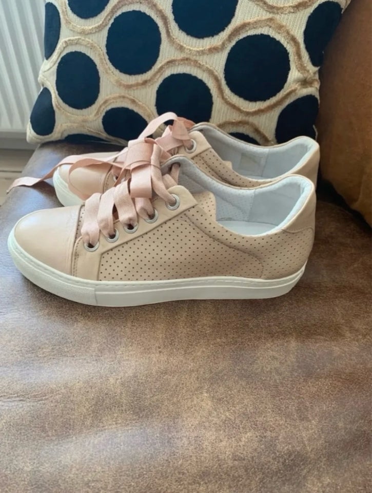 Sneakers, str. 37, Billi Bi