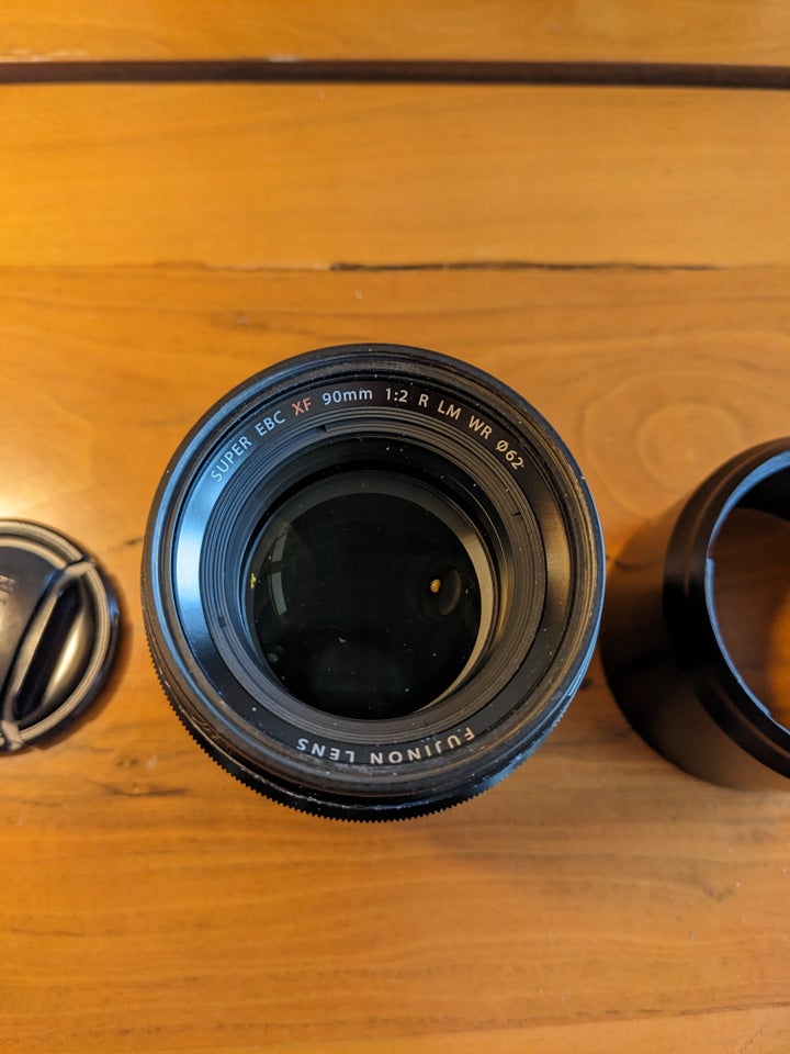 Fuji XF 90mm F2, XF 16mm F2...