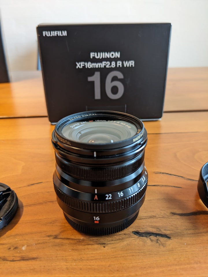 Fuji XF 90mm F2, XF 16mm F2...