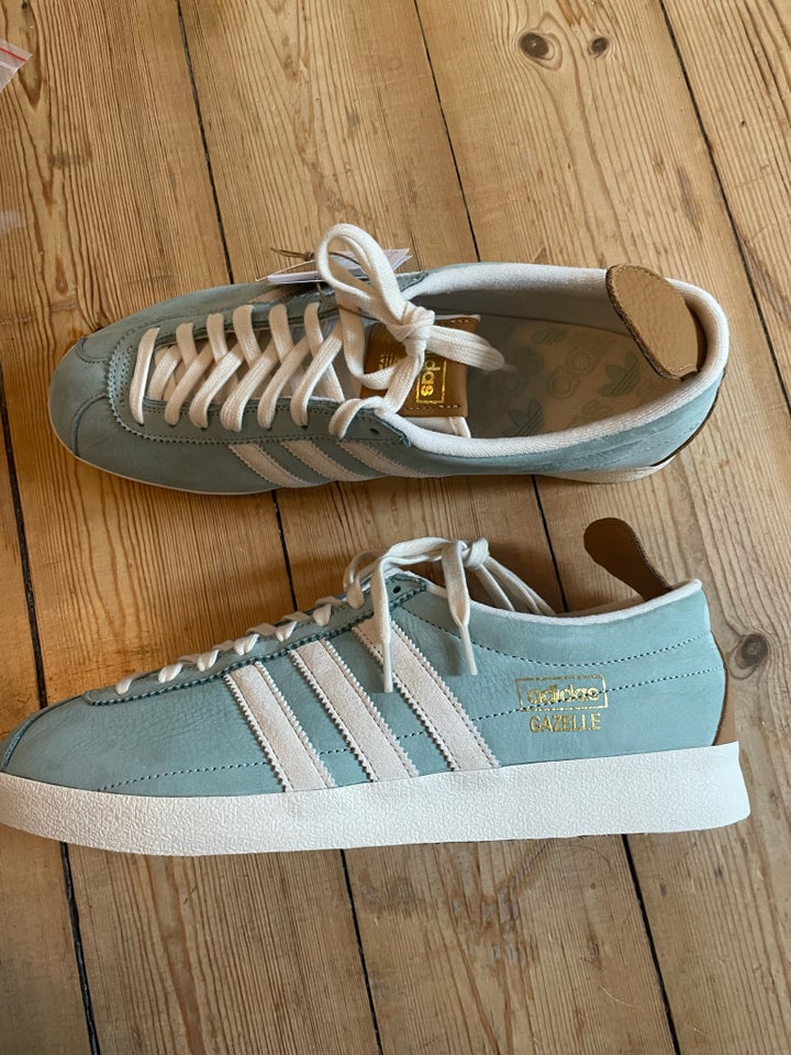 Sneakers Adidas str 46