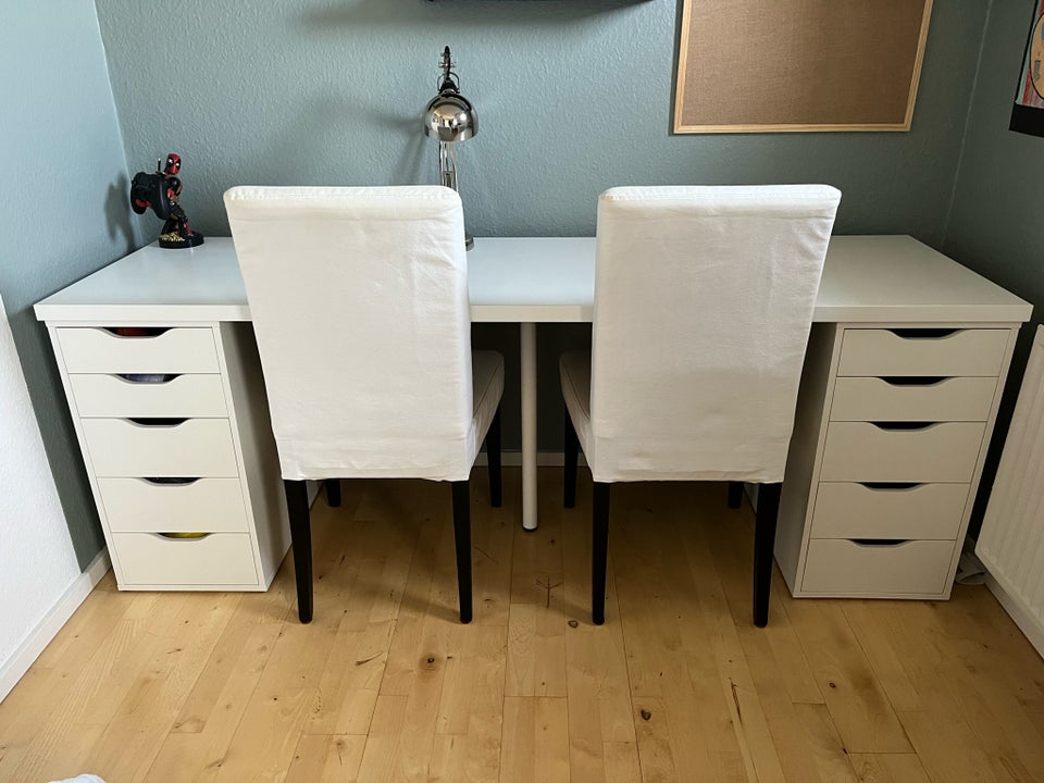 Skrivebord, IKEA, b: 200 d: 60 h: 73