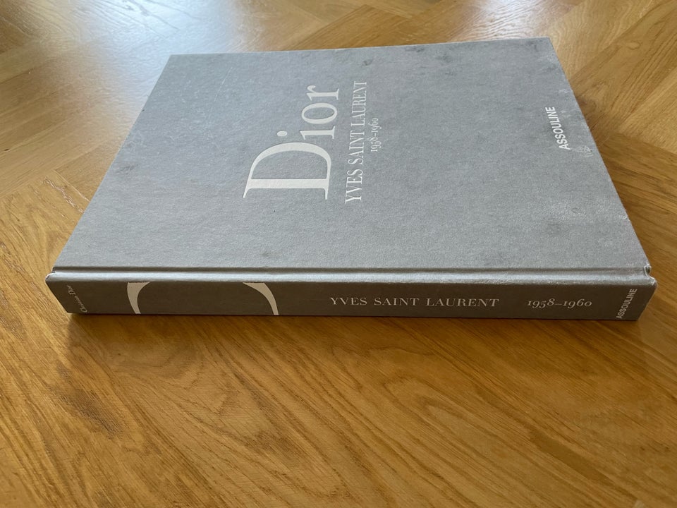 Coffee table book Dior