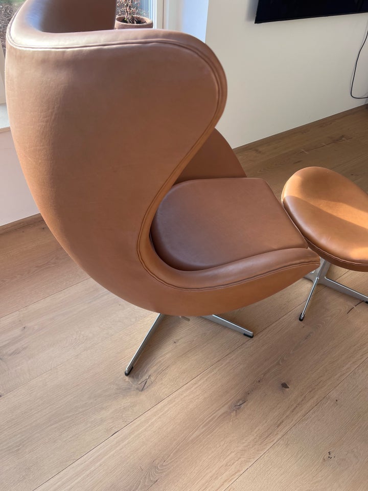 Arne Jacobsen, Ægget og skammel,