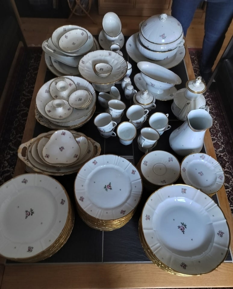 Porcelæn, Komplet stel til 12