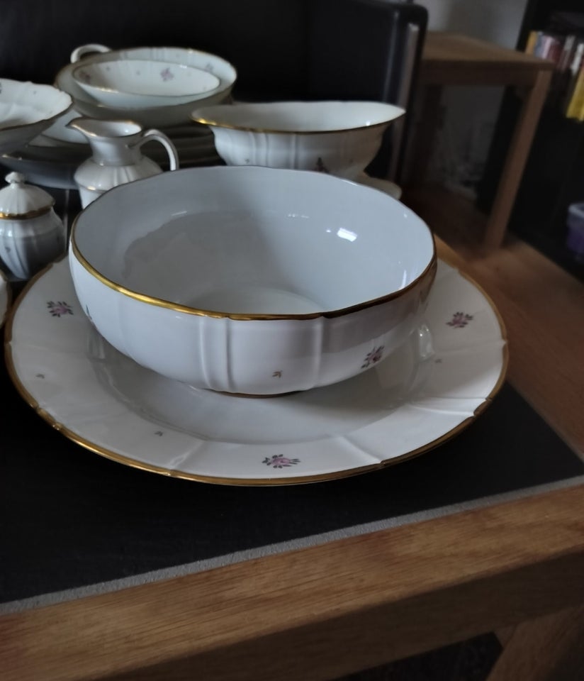 Porcelæn, Komplet stel til 12