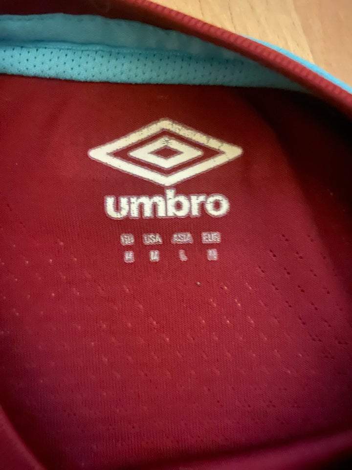 Fodboldtrøje, Umbro, Umbro