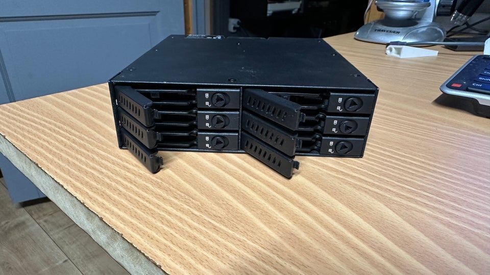 Chieftec CMR 625, 0 GB, Perfekt