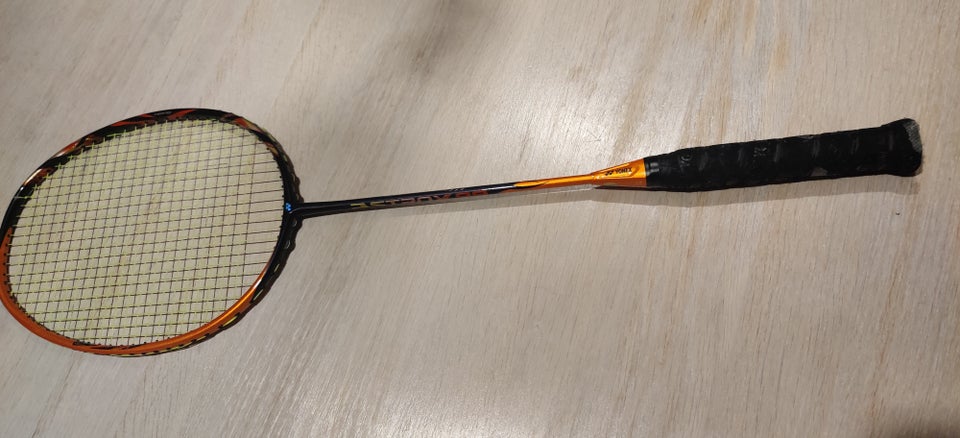 Badmintonketsjer, Yonex Astrox 99