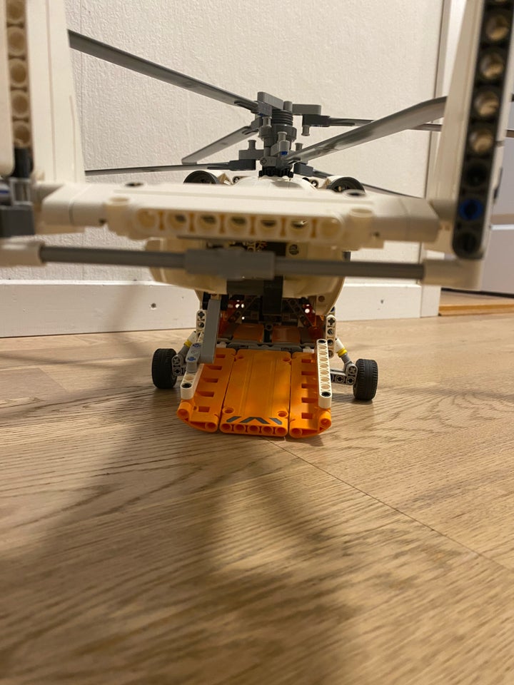 Lego Technic, Sæt 42052