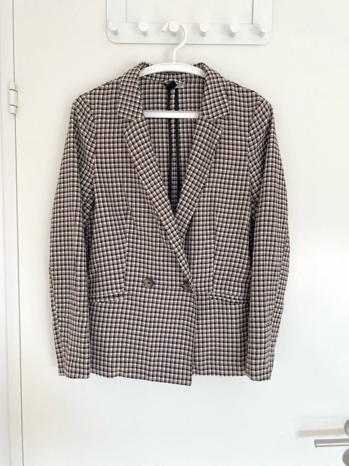 Blazer, str. 34, HM