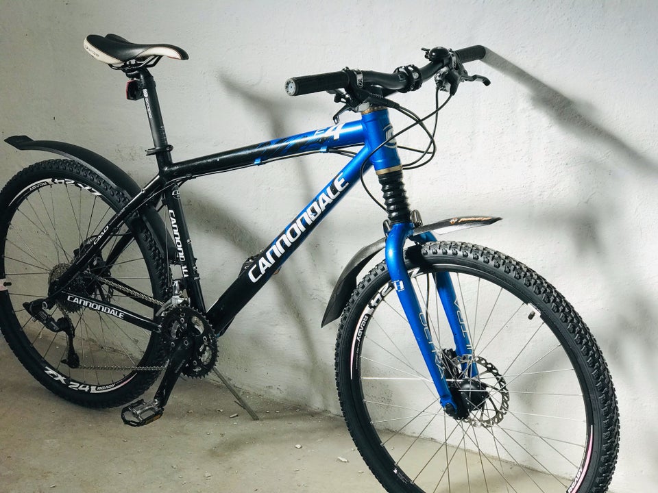 Cannondale F 4, hardtail, 19 og hjul