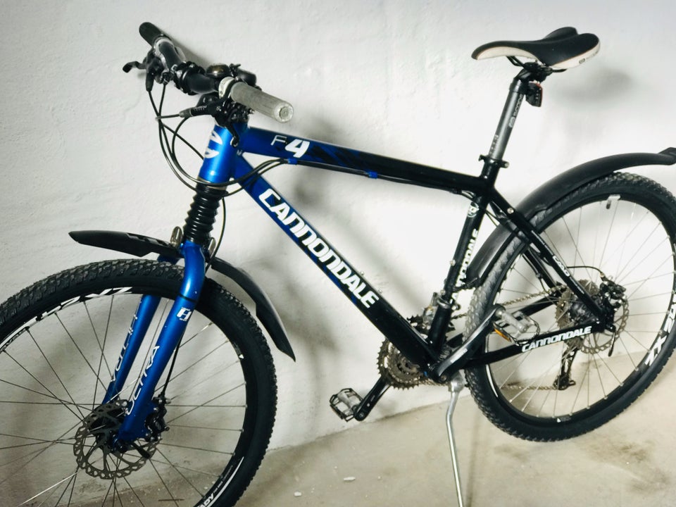 Cannondale F 4, hardtail, 19 og hjul