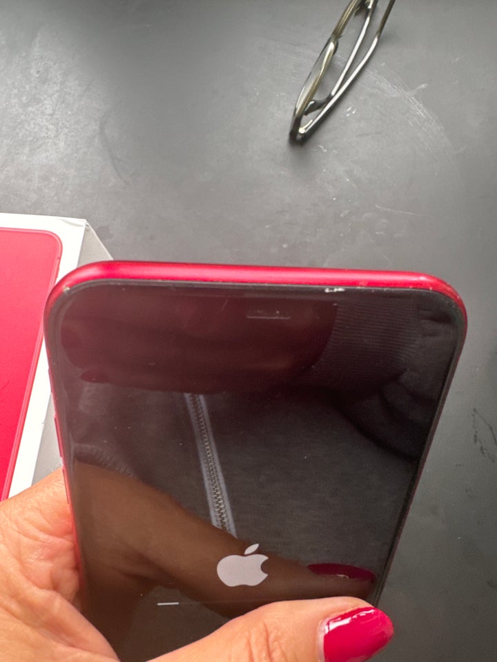 iPhone 11, 64 GB, rød