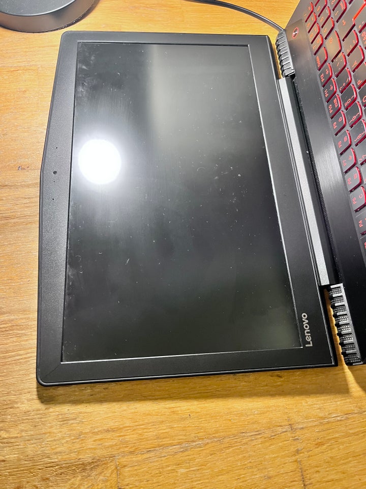 Lenovo Legion Y520-15IKBN, Defekt