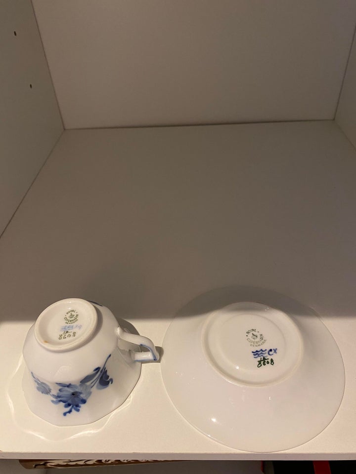 Porcelæn Blå Blomst Kantet Tekop /