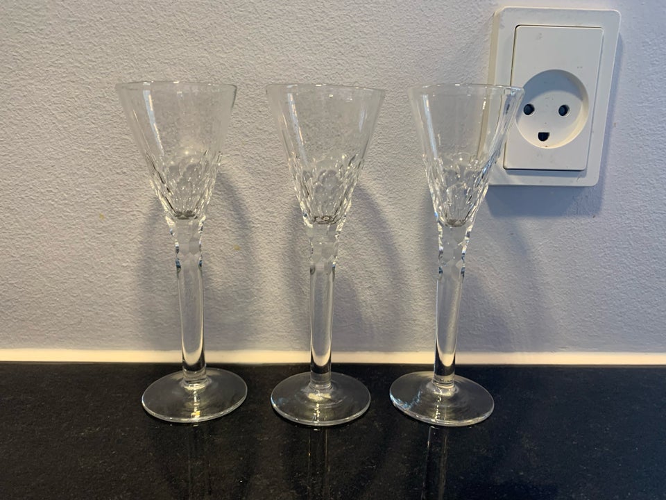 Glas, Fiffa høje snapseglas fra