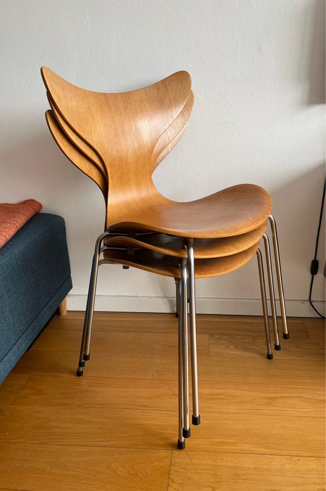 Arne Jacobsen stol M gen Liljen