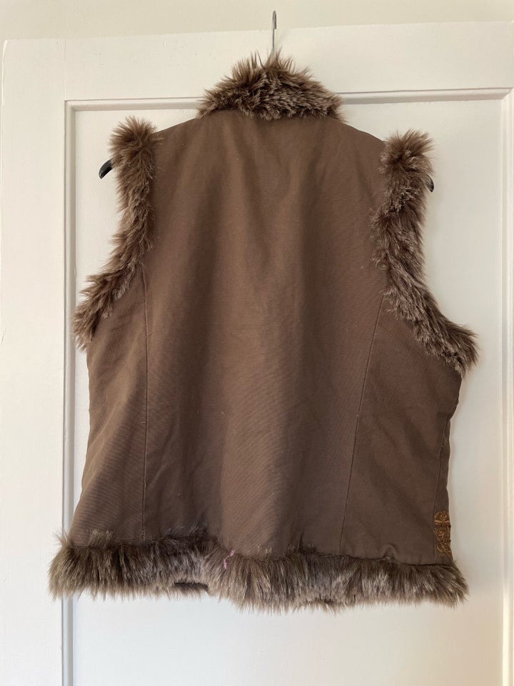 Vest, Fakefur vest, Fransa