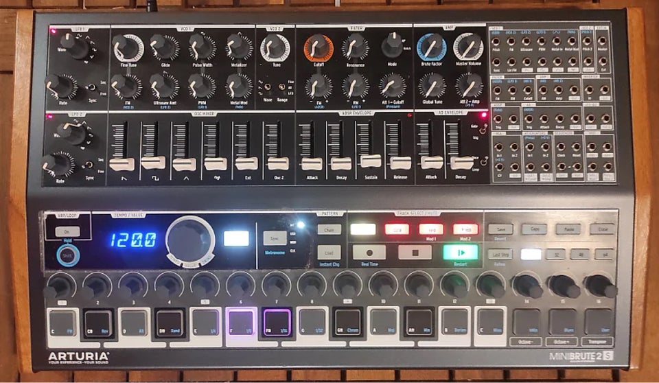 Synthesizer, Arturia Minibrute 2s