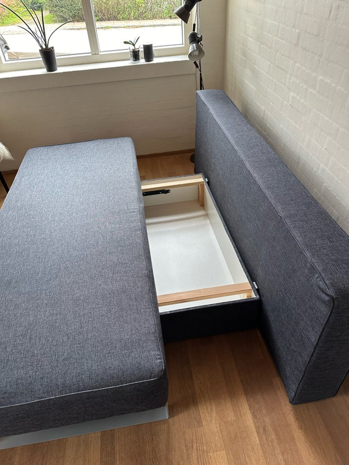 Sovesofa b: 150 l: 200