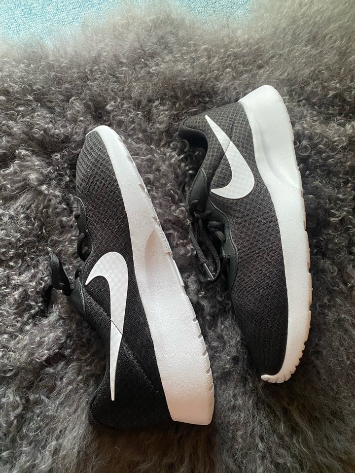 Sportssko Nike str 45