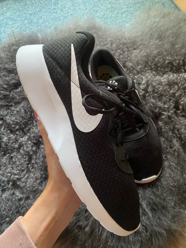 Sportssko Nike str 45