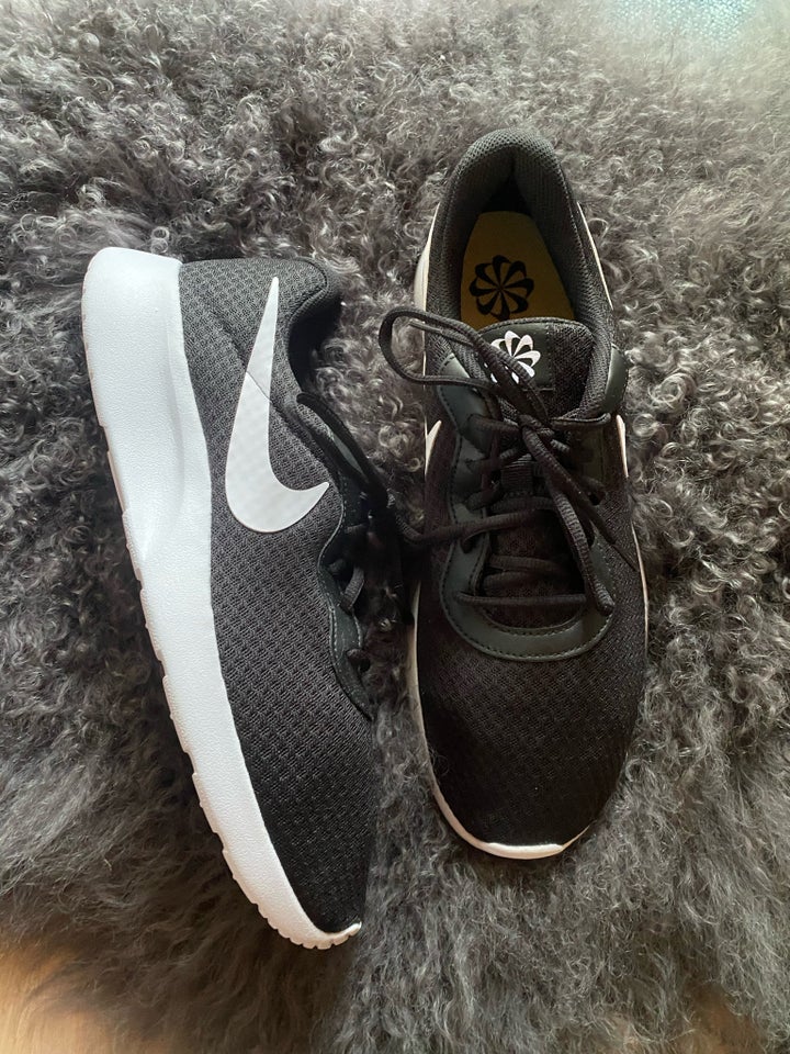 Sportssko Nike str 45