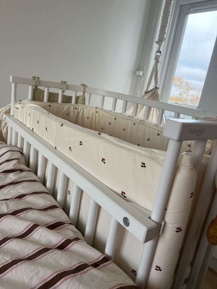 Babyseng, Bedside crib fra