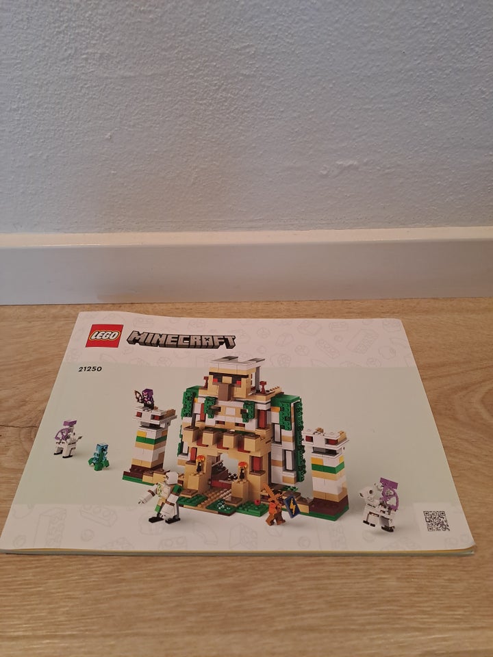 Lego Minecraft 21250