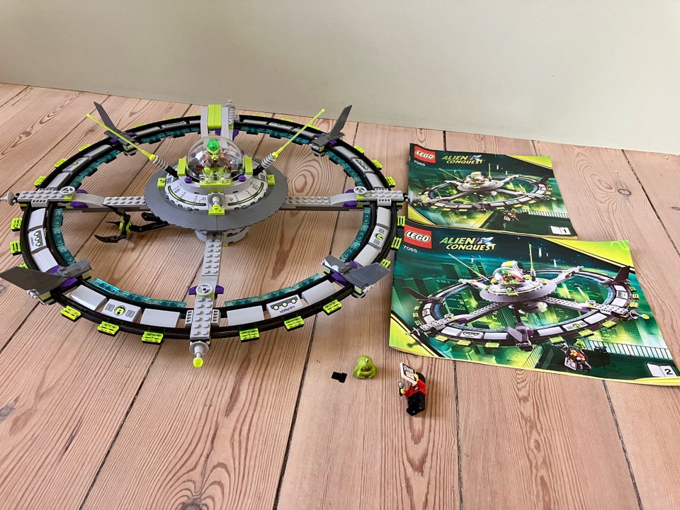 Lego Alien conquest 7065