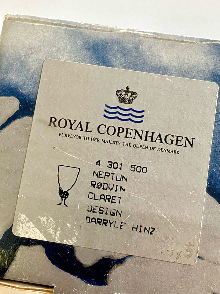 Neptun rødvinsglas, Glas