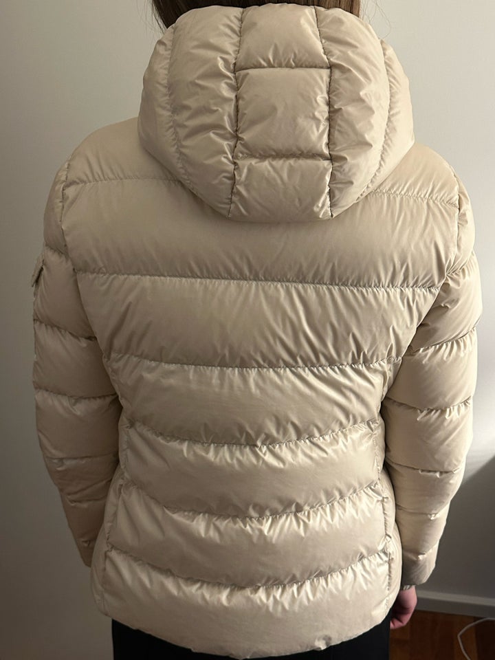 Ny Moncler dynejakke