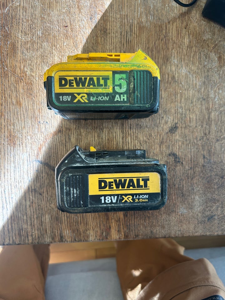 Batteri, 2x DeWalt 18v 5 ah og18v 3ah