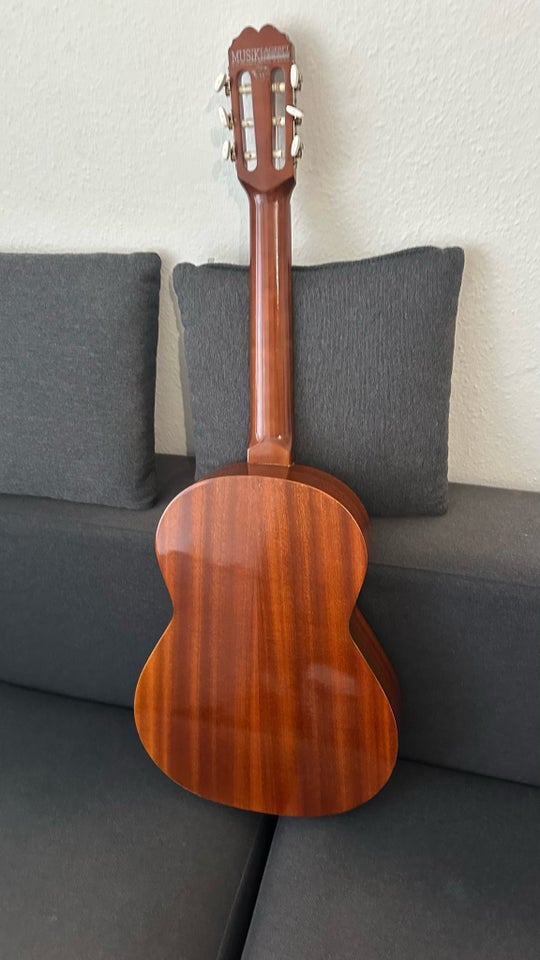 Andet Flamenco guitar