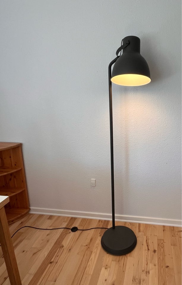 Gulvlampe, Hektar gulvlampe, Ikea