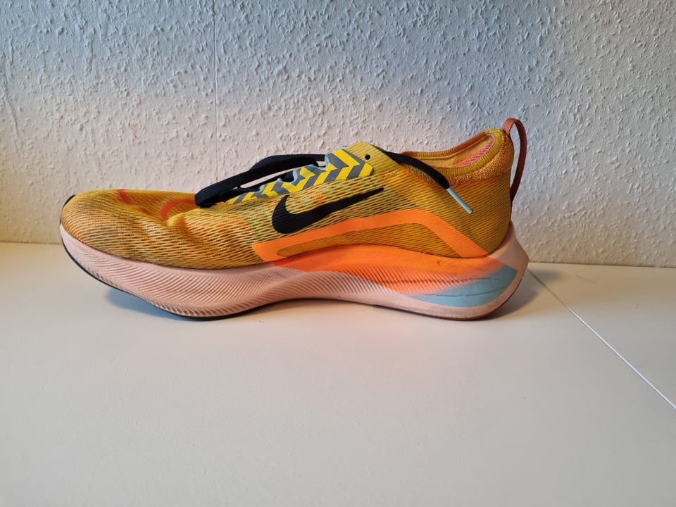 Løbesko, Nike Zoom fly 4, str. Str.