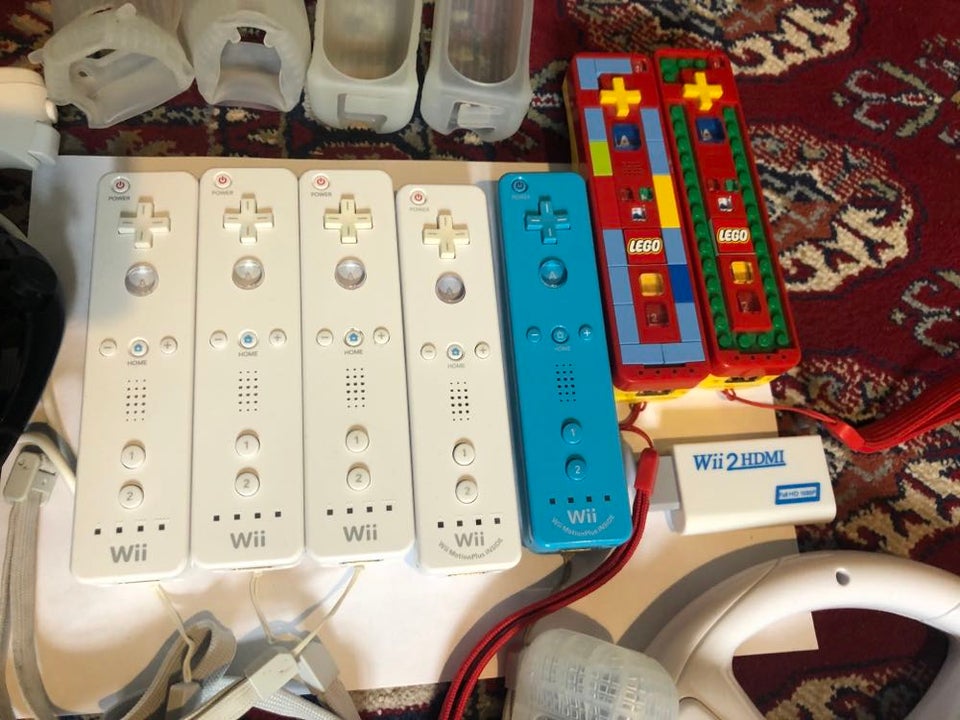 Nintendo Wii Wii Controllers +