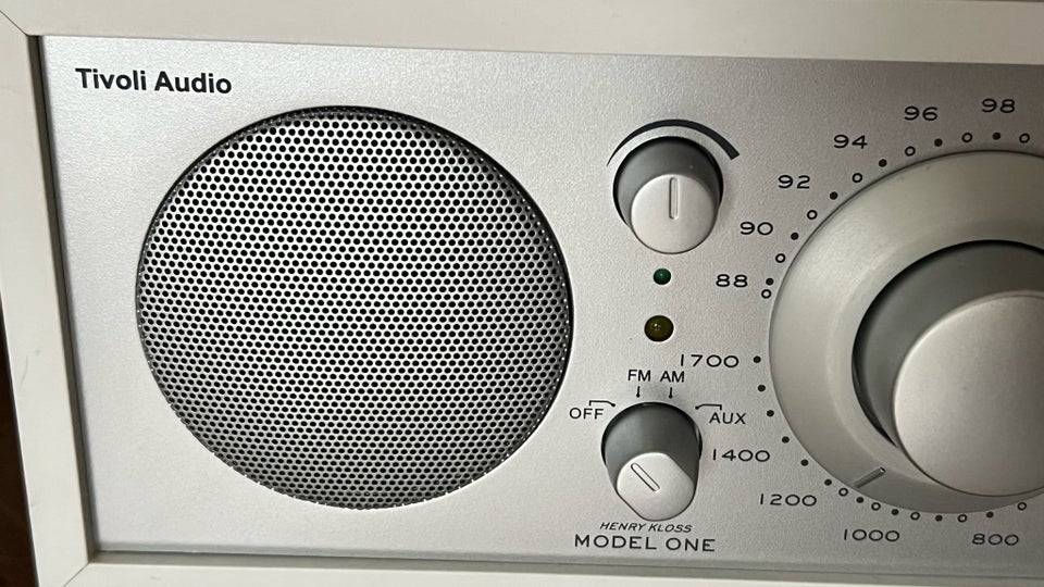 AM/FM radio, Tivoli, Model ONE