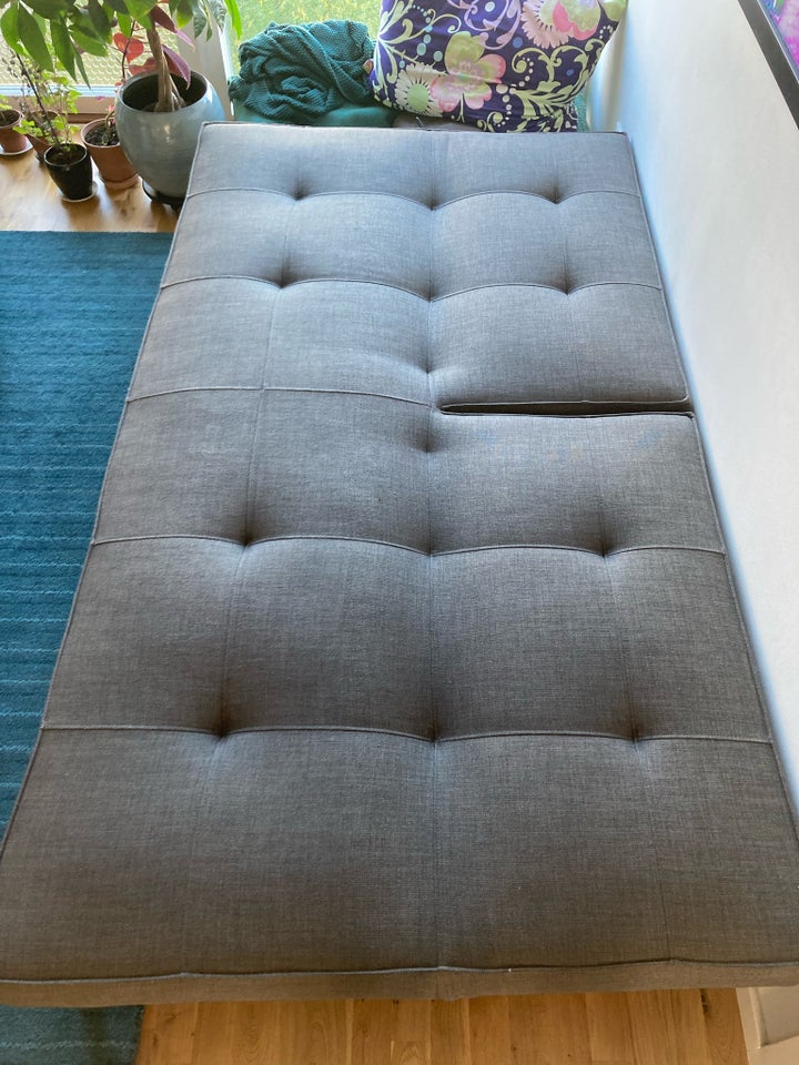 Sovesofa, Innovation Living, b: