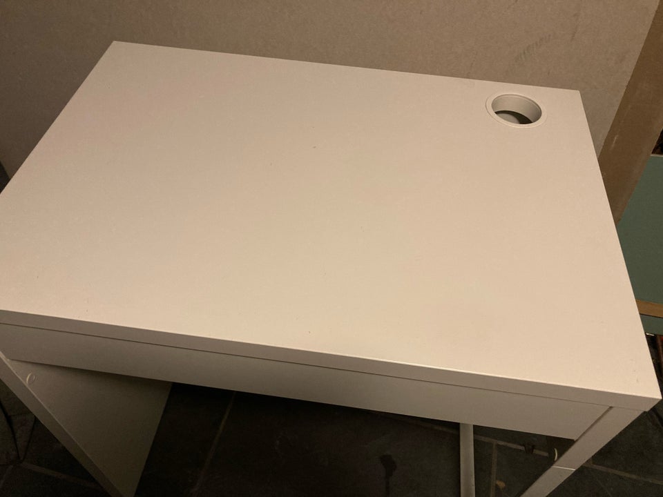 Skrivebord, Ikea, b: 73 d: 50 h: 75