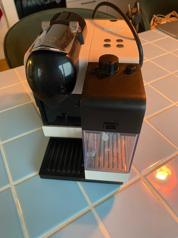 Nespresso delonghi, Nespresso