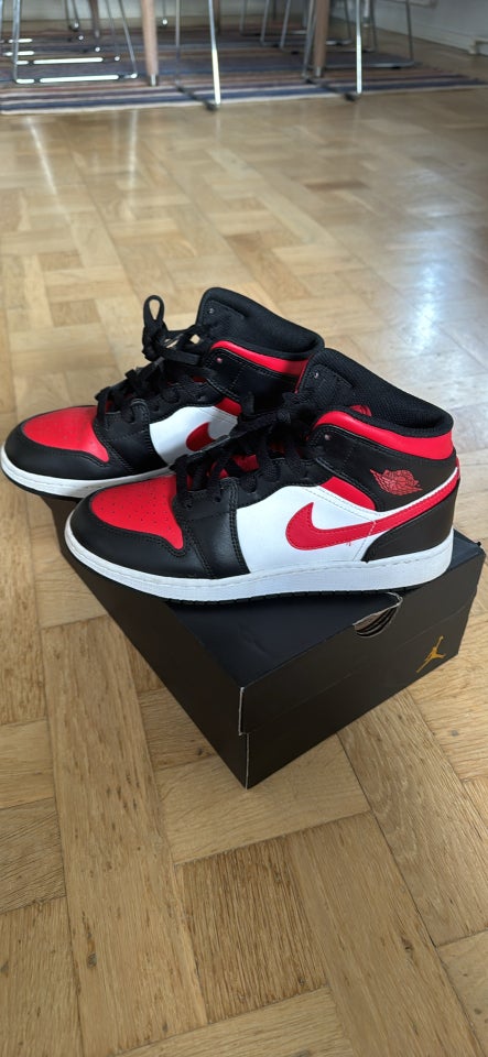 Sneakers str 38 Air Jordan 1 MID