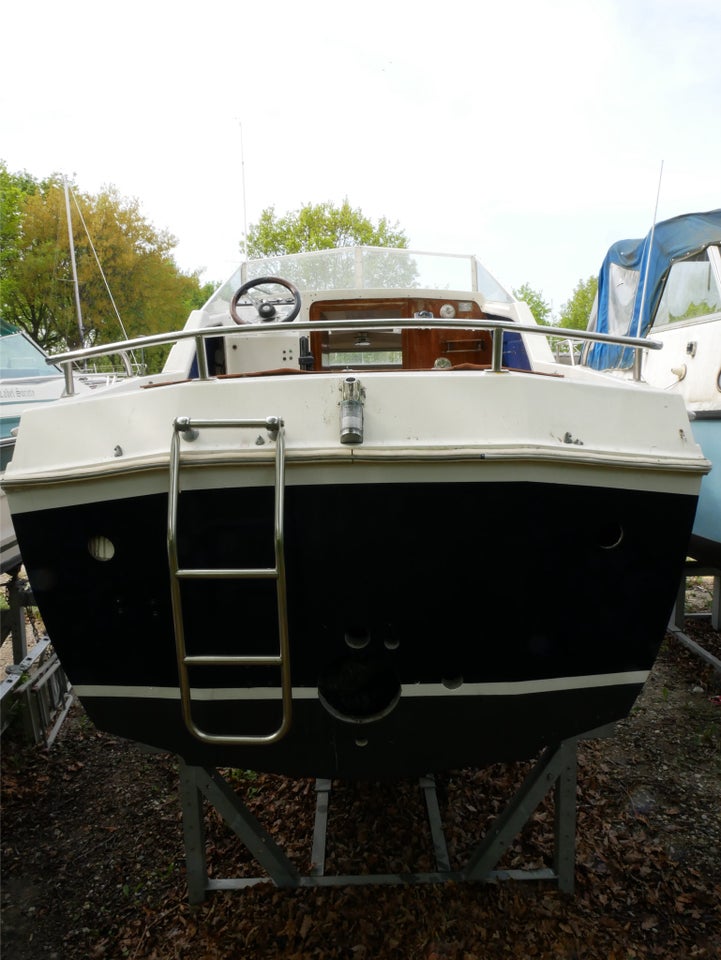 Fairline, Motorbåd, årg. 1982