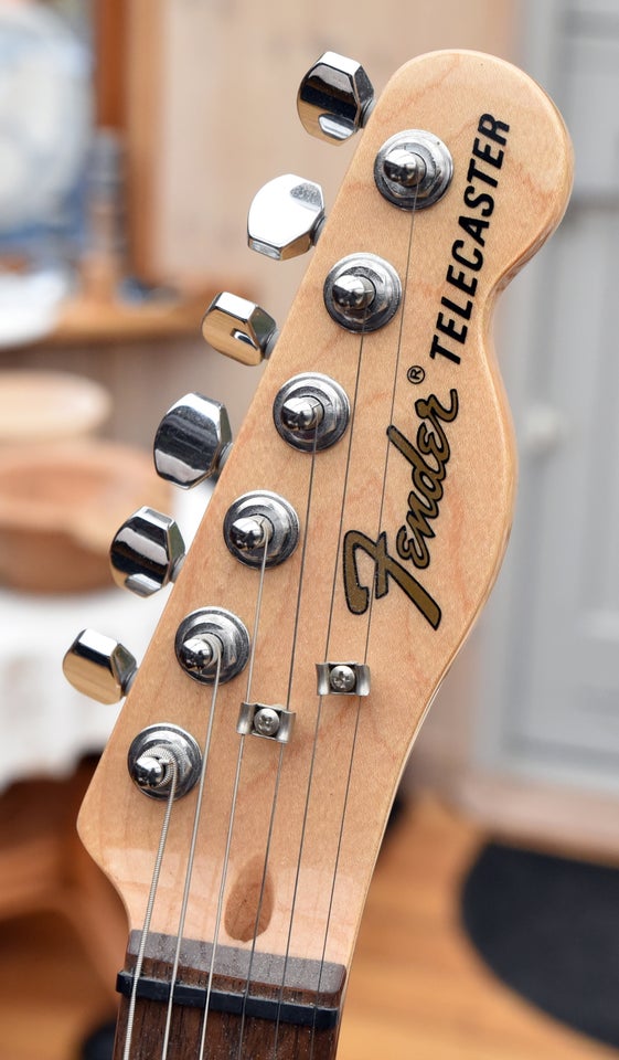 Halvakustisk, Fender Telecaster